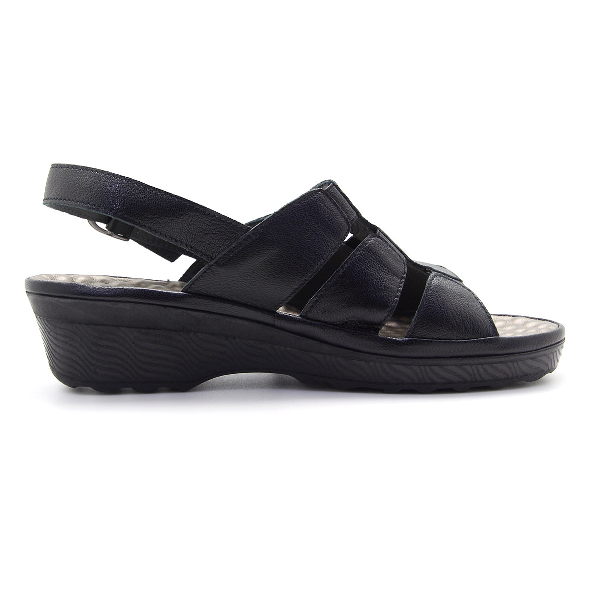 Pierre Cardin รองเท้าผู้หญิง รองเท้าแตะแบบลำลองหญิง รองเท้าส้นแบนแบบรัดส้น นุ่มสบาย ผลิตจากหนังแท้ สีบรอนซ์ทอง ไซส์ 21SS242