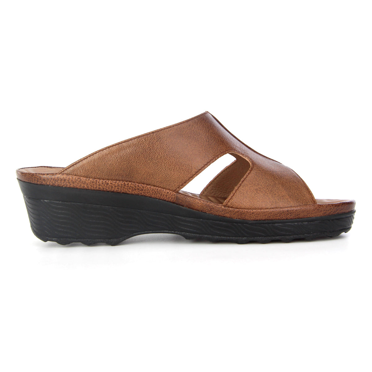 Pierre Cardin รองเท้าแตะผู้หญิง หนังแท้ นุ่มสบาย ทรงสวม/มีหู สี น้ำตาลอ่อน รุ่น 21SS244