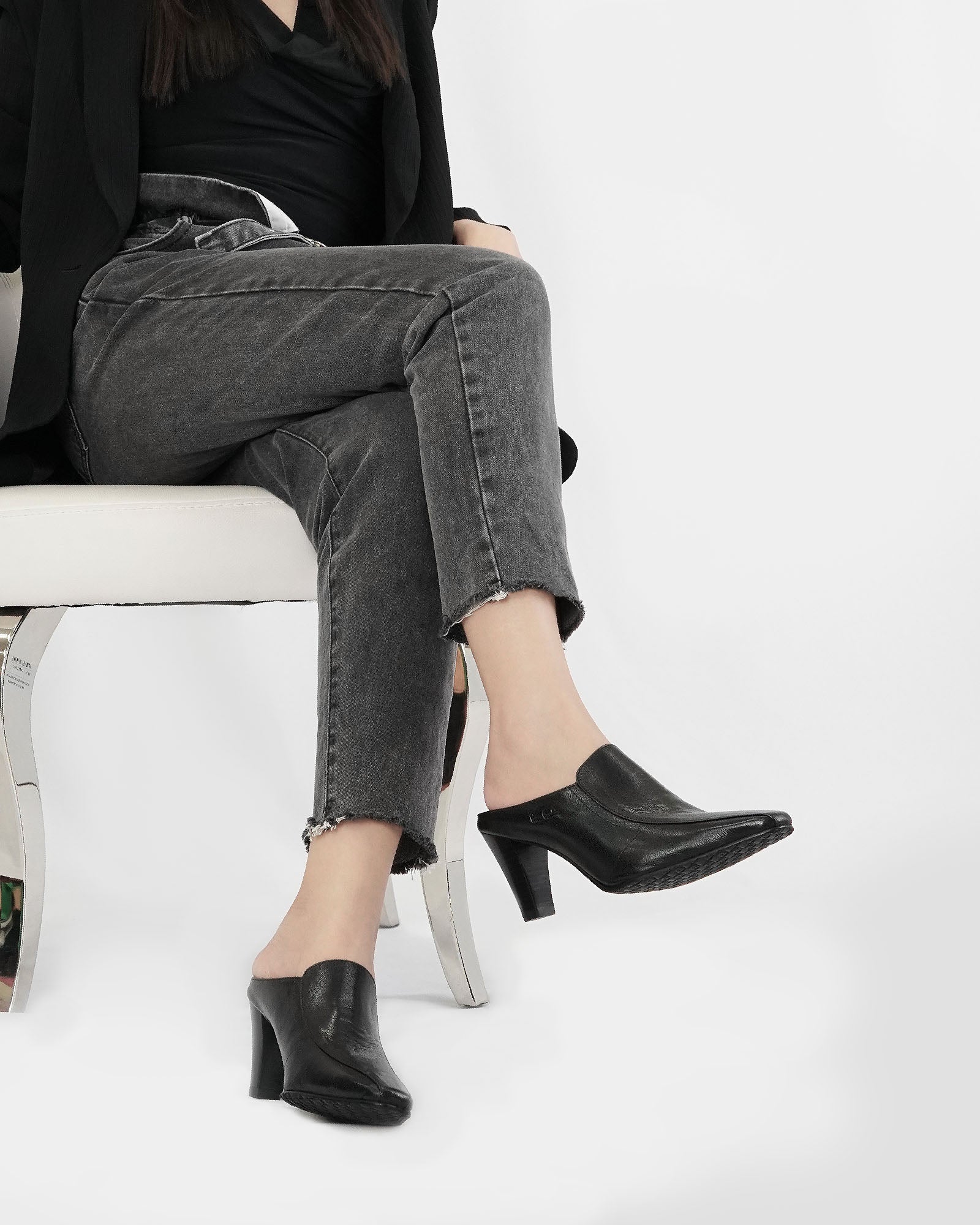 Pierre Cardin มิวส์ส้นสูงสีแดง รุ่น 23SC302