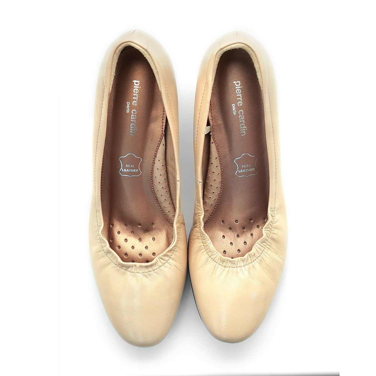 Pierre Cardin รองเท้าผู้หญิง รองเท้าส้นสูง รองเท้าส้นสูงทรง Pump นุ่มสบาย ผลิตจากหนังแท้ สีดำเงา รุ่น 24SD323