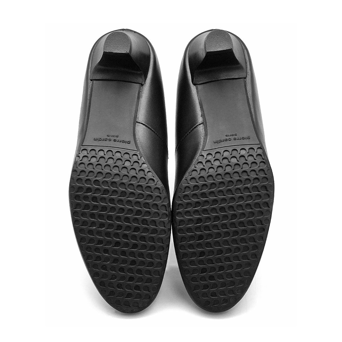 Pierre Cardin အမျိုးသမီး ဒေါက်မြင့်ဖိနပ်၊ နူးညံ့ပြီး သက်တောင့်သက်သာရှိသော သားရေစစ်စစ်၊ အနက်ရောင်၊ မော်ဒယ် 26WD422