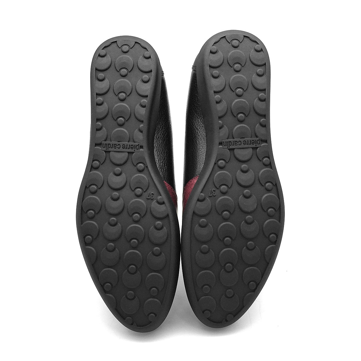 Pierre Cardin รองเท้าผู้คัทชูหญิง ส้นแบน นุ่มสบาย ผลิตจากหนังแท้ สีดำ รุ่น 27WC455