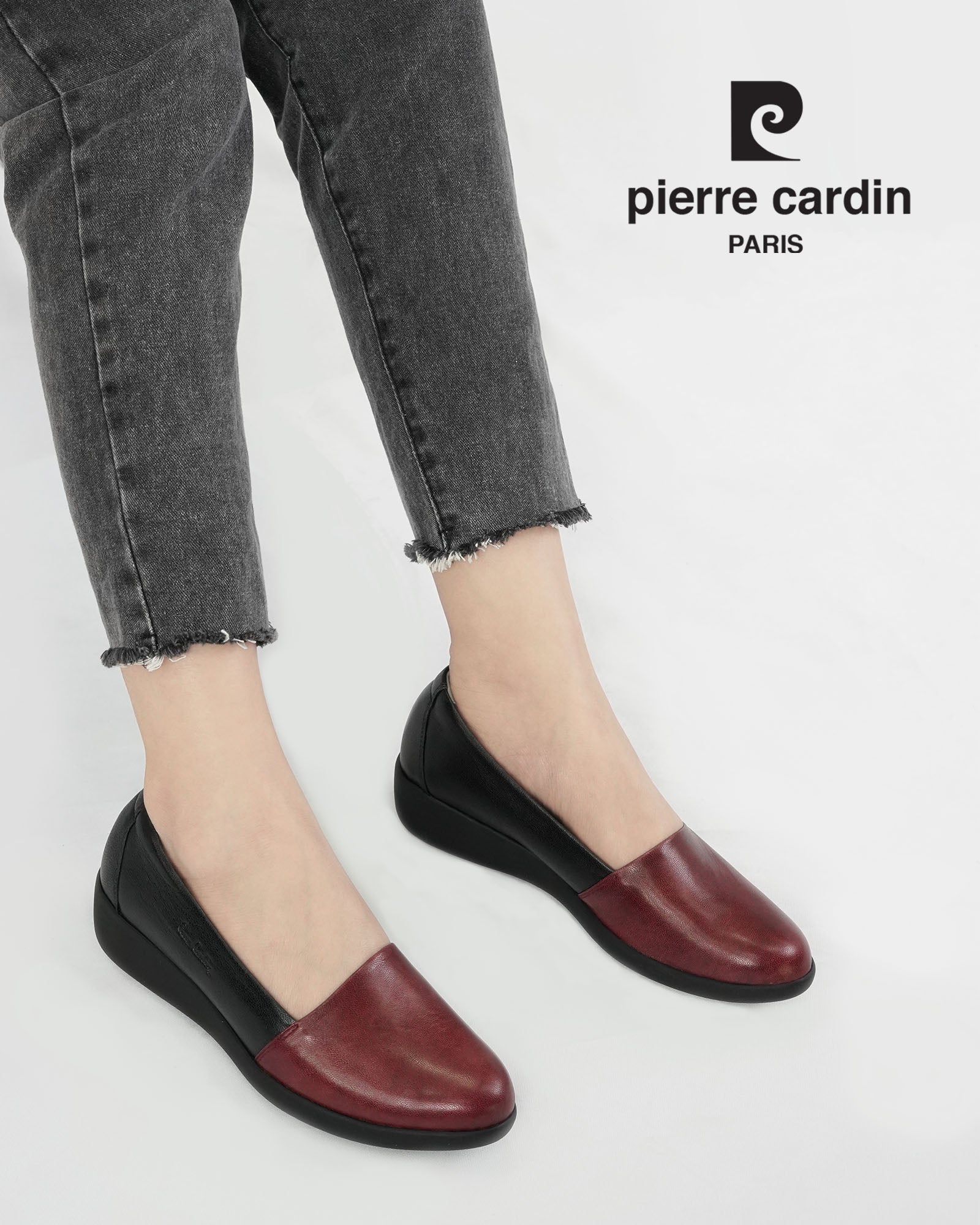 Pierre Cardin รองเท้าผู้คัทชูหญิง ส้นแบน นุ่มสบาย ผลิตจากหนังแท้ สีดำ รุ่น 27WC455