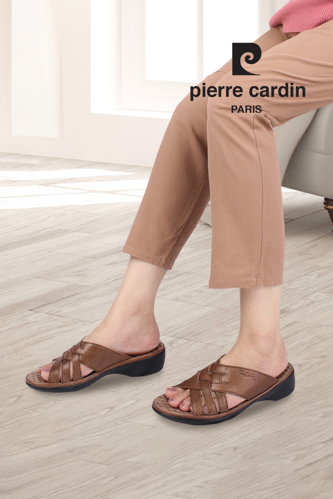 Pierre Cardin รองเท้าผู้หญิง รองเท้าแตะแบบลำลองหญิง รองเท้าส้นแบนแบบรัดส้น นุ่มสบาย ผลิตจากหนังแท้ ไซส์ 28SS158