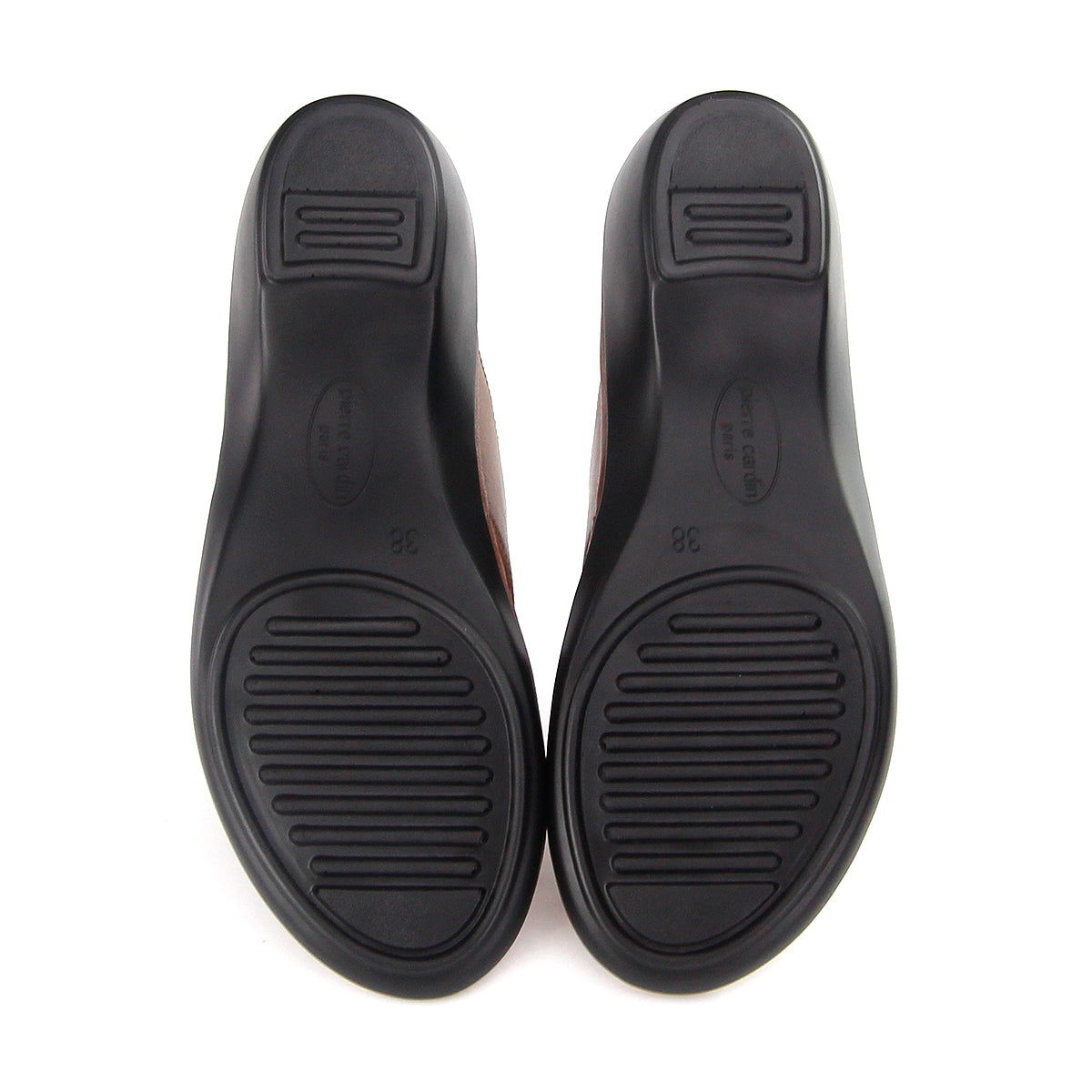 Pierre Cardin အမျိုးသမီးဖိနပ်၊ အမျိုးသမီး ပေါ့ပေါ့ပါးပါး ခြေညှပ်ဖိနပ်၊ ဖနောင့်ပြားဖိနပ်၊ နူးညံ့ပြီး သက်တောင့်သက်သာ၊ စစ်မှန်သော သားရေဖြင့် ပြုလုပ်ထားသည့် အရွယ်အစား 28SS158