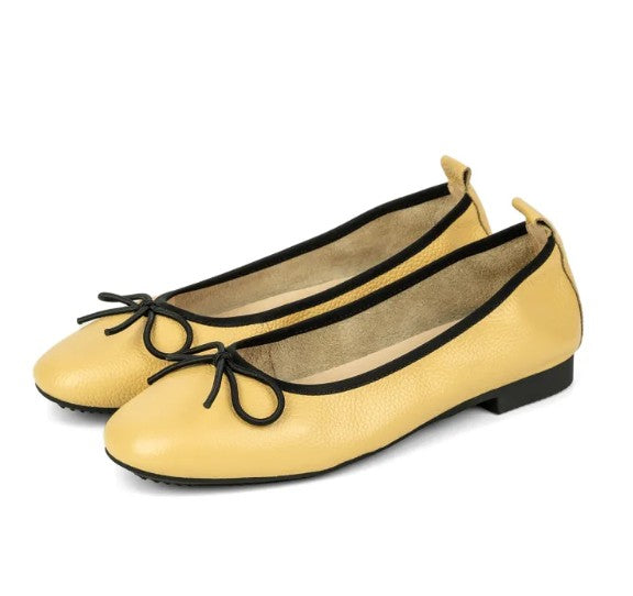 Pierre Cardin รองเท้าผู้หญิง รองเท้าส้นแบน รองเท้าบัลเล่ต์ นุ่มสบาย ผลิตจากหนังแท้ รุ่น 52AD145