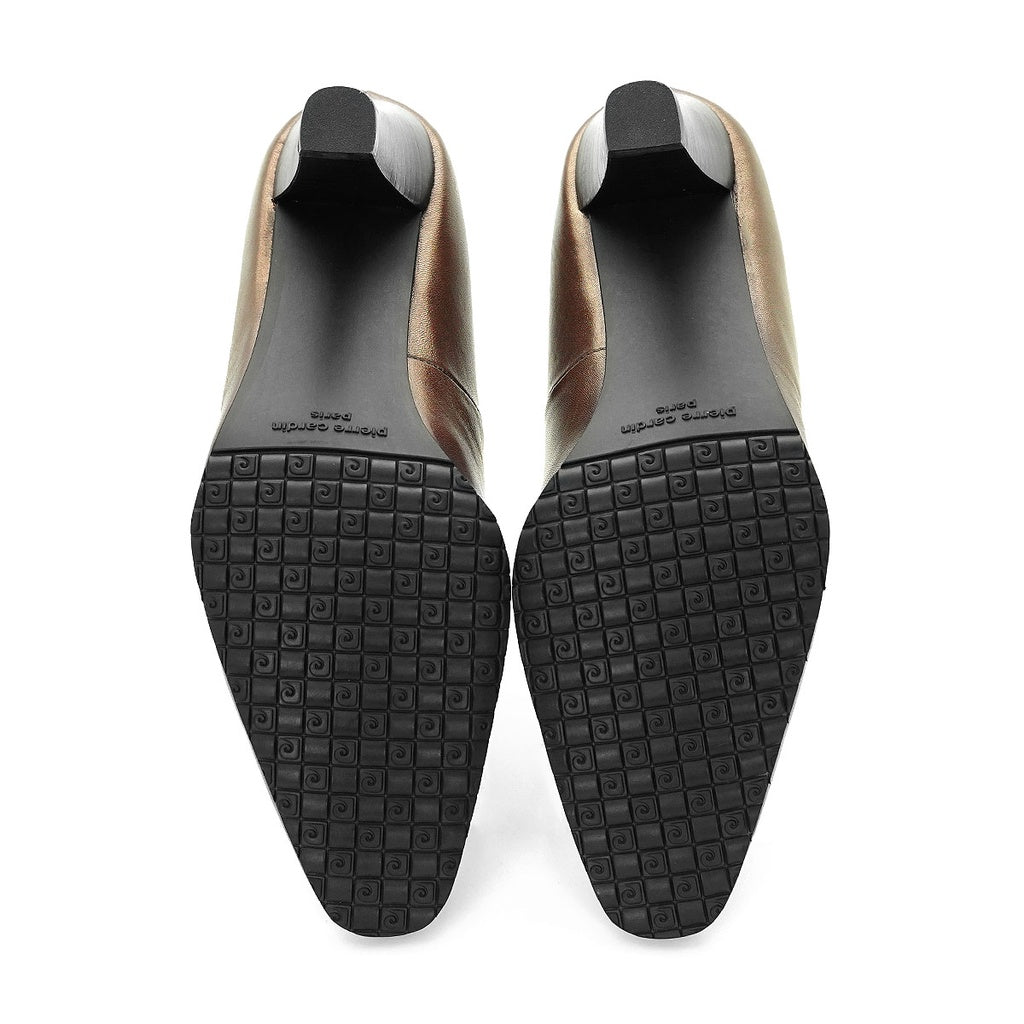 Pierre Cardin รองเท้าผู้หญิง รองเท้าส้นสูง Pump นุ่มสบาย ผลิตจากหนังแท้ สีบรอนซ์ทอง รุ่น 23WD316