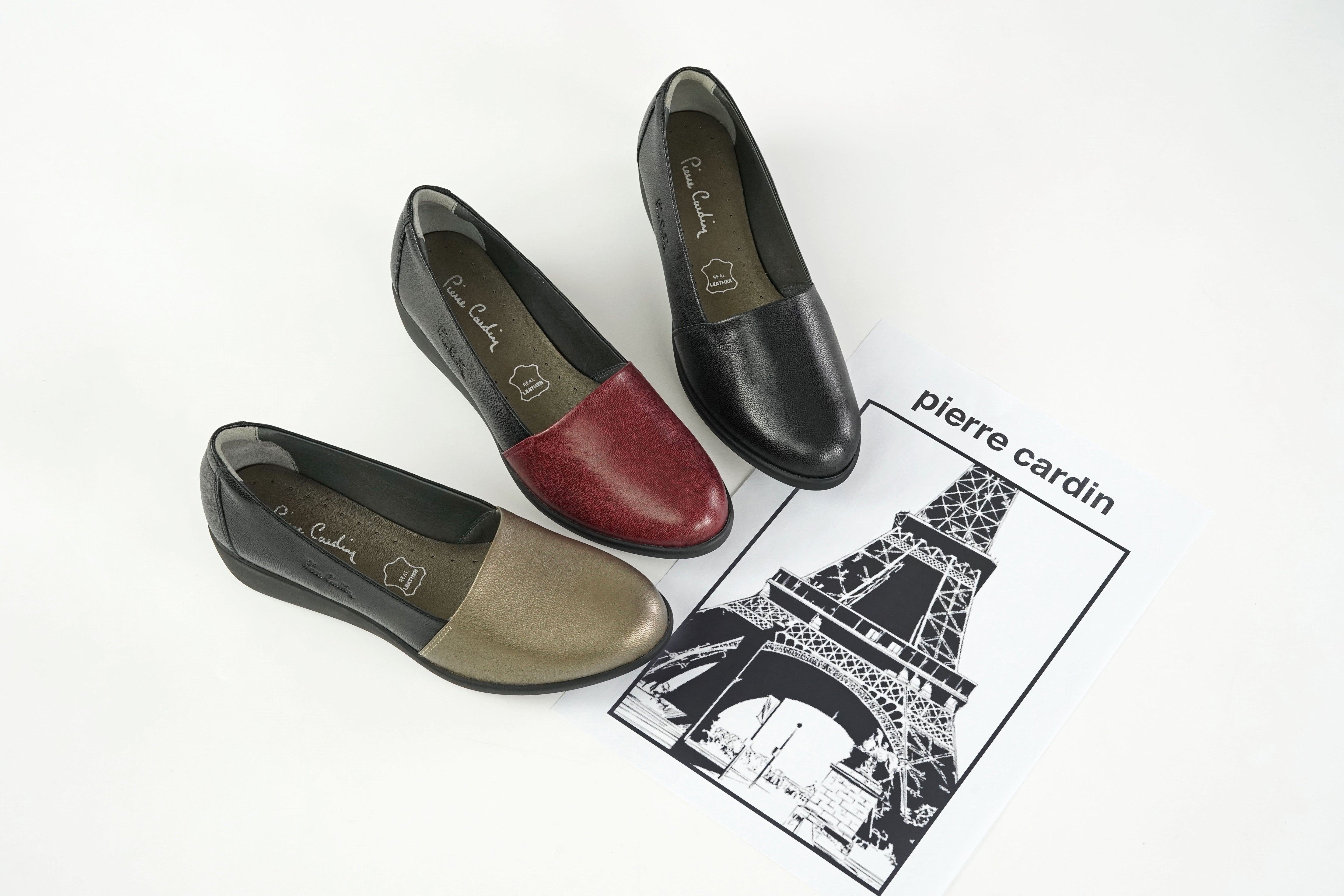 Pierre Cardin รองเท้าผู้คัทชูหญิง ส้นแบน นุ่มสบาย ผลิตจากหนังแท้ สีดำ รุ่น 27WC455