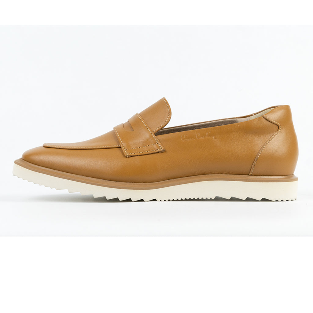 Pierre Cardin รองเท้าคัทชูผู้หญิง ส้นแบน นุ่มสบาย ผลิตจากหนังแท้ สีน้ำตาลอ่อน รุ่น 32TC134