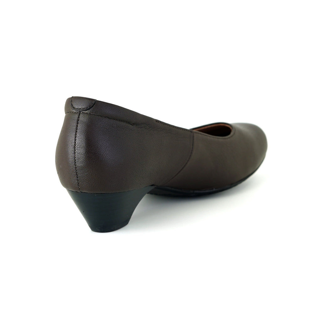 Pierre Cardin รองเท้าผู้หญิง คัทชู นุ่มสบาย ผลิตจากหนังแท้ รุ่น 25SD381