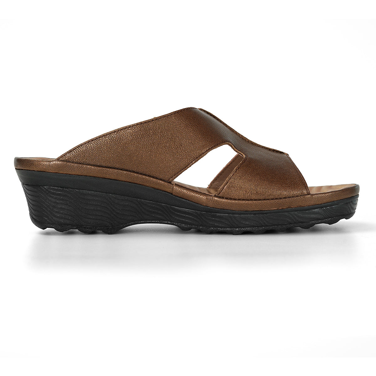 Pierre Cardin รองเท้าแตะผู้หญิง หนังแท้ นุ่มสบาย ทรงสวม/มีหู สี น้ำตาลอ่อน รุ่น 21SS244