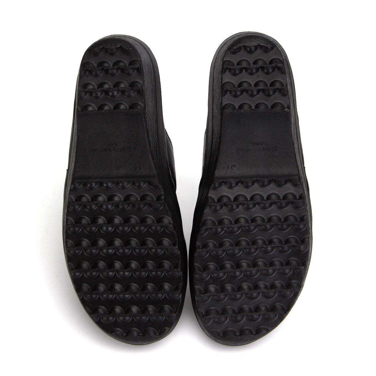 Pierre Cardin รองเท้าแตะหนังแท้ ทรงสวม สีแดงเบอร์รี่ ไซส์ 36–42 รุ่น 21SS245