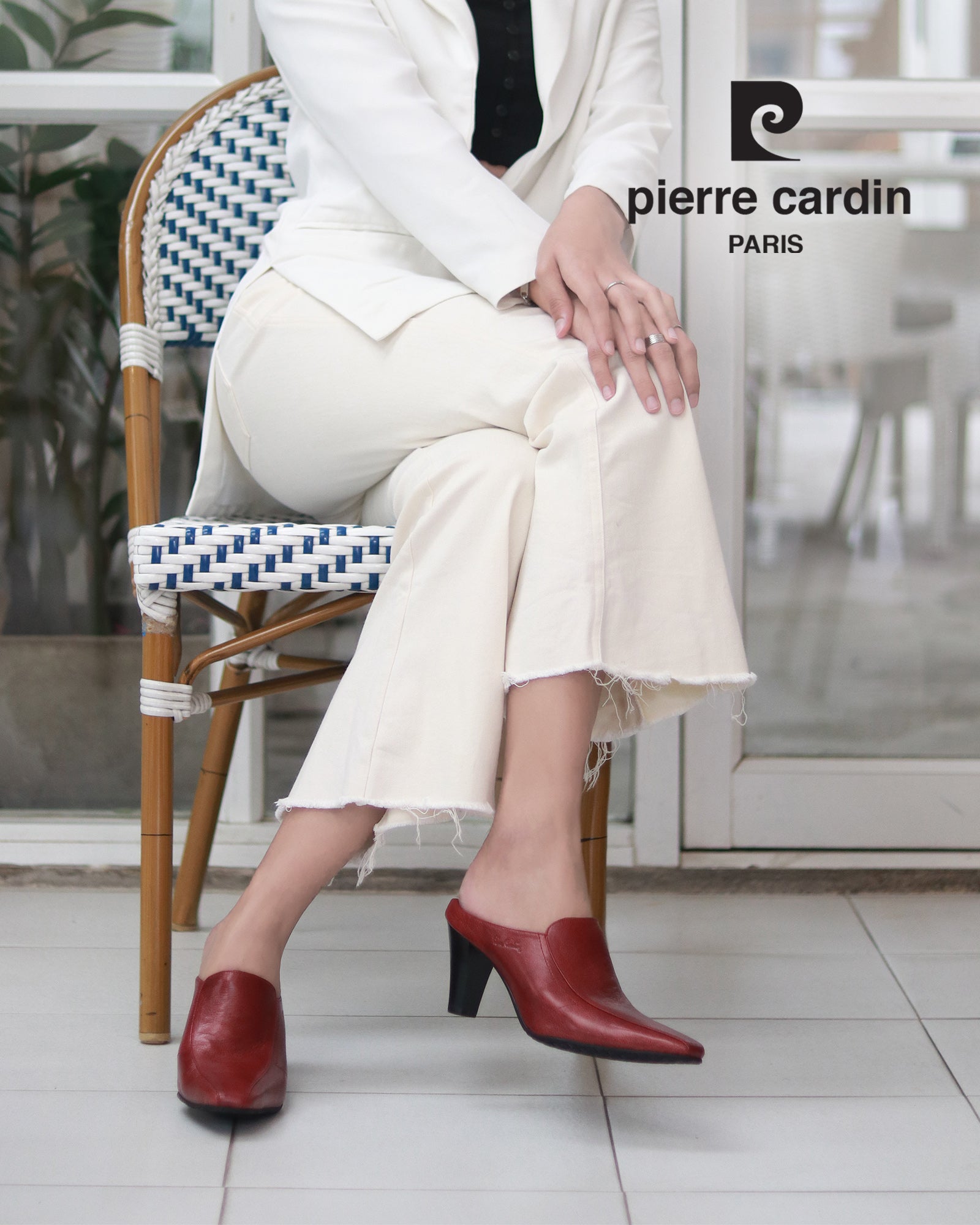 Pierre Cardin မူဆယ် အနီရောင် ဒေါက်မြင့်ဖိနပ် မော်ဒယ် 23SC302
