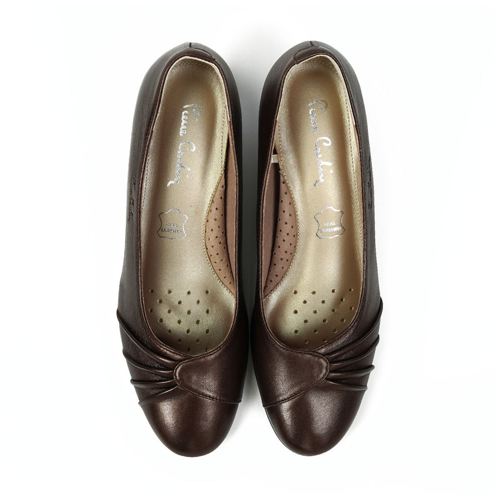 Pierre Cardin Mid-Heel Pumps၊ သက်တောင့်သက်သာရှိပြီး နူးညံ့သော သားရေစစ်စစ်၊ ကြေး-ရွှေရောင်၊ အရွယ်အစား | ဒေါက်မြင့်ဖိနပ် - 23WD327