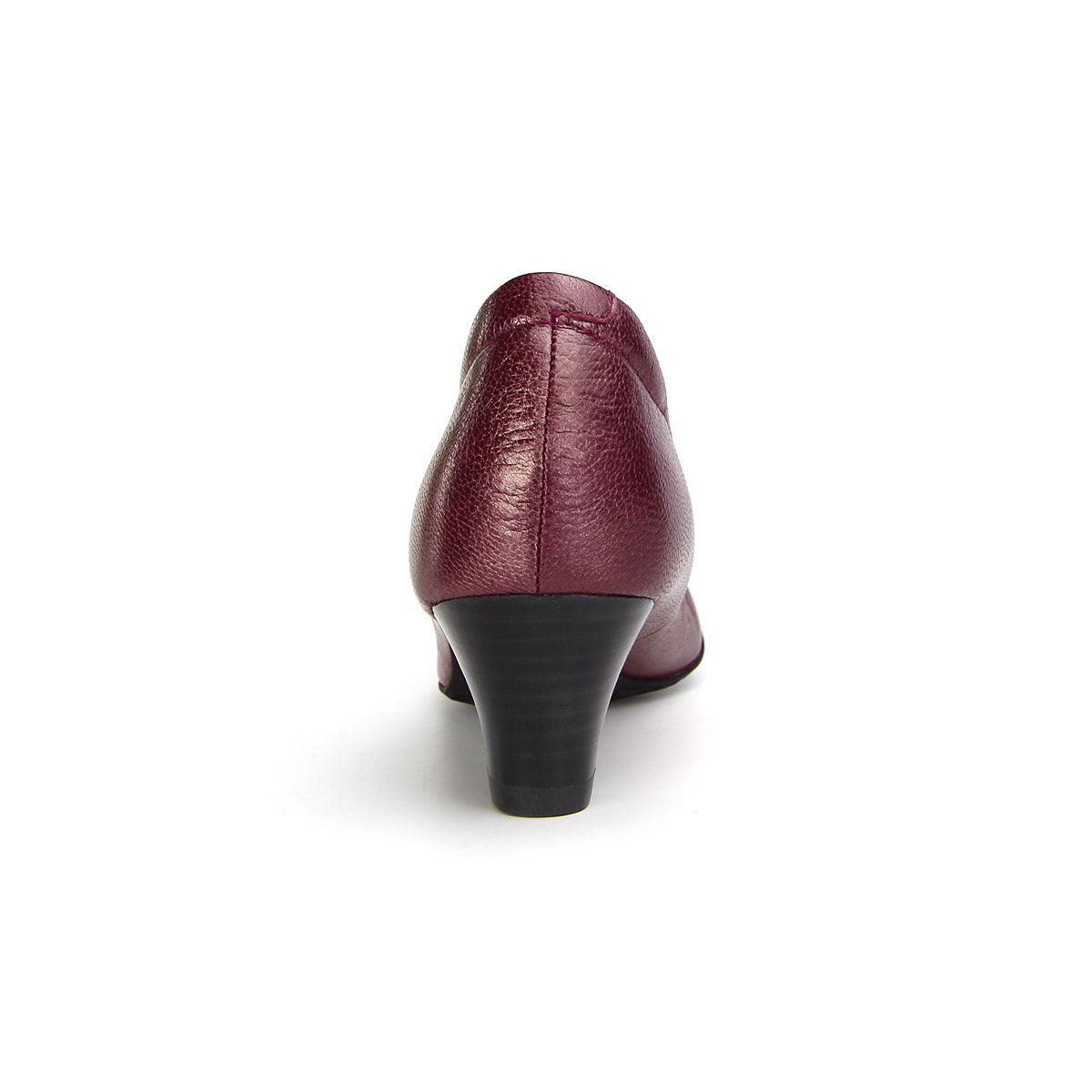 Pierre Cardin รองเท้าผู้หญิง รองเท้าส้นสูง รองเท้าส้นสูงทรง Pump นุ่มสบาย ผลิตจากหนังแท้ สีดำเงา รุ่น 24SD323