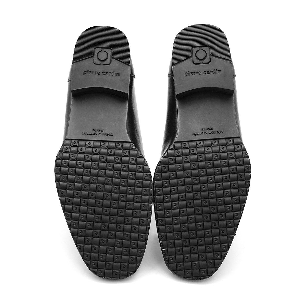 Pierre Cardin รองเท้าคัทชูผู้หญิง ส้นแบน ผลิตจากหนังแท้ สีดำ รุ่น 30TC113