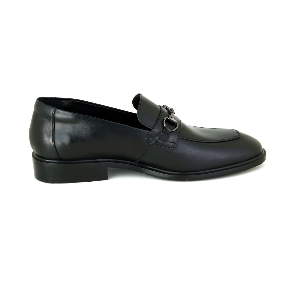 Pierre Cardin รองเท้าผู้ชาย รองเท้าโลฟเฟอร์และรองเท้าแบบสวม, นุ่มสบาย ผลิตจากหนังแท้ สีดำ รุ่น 83TD161