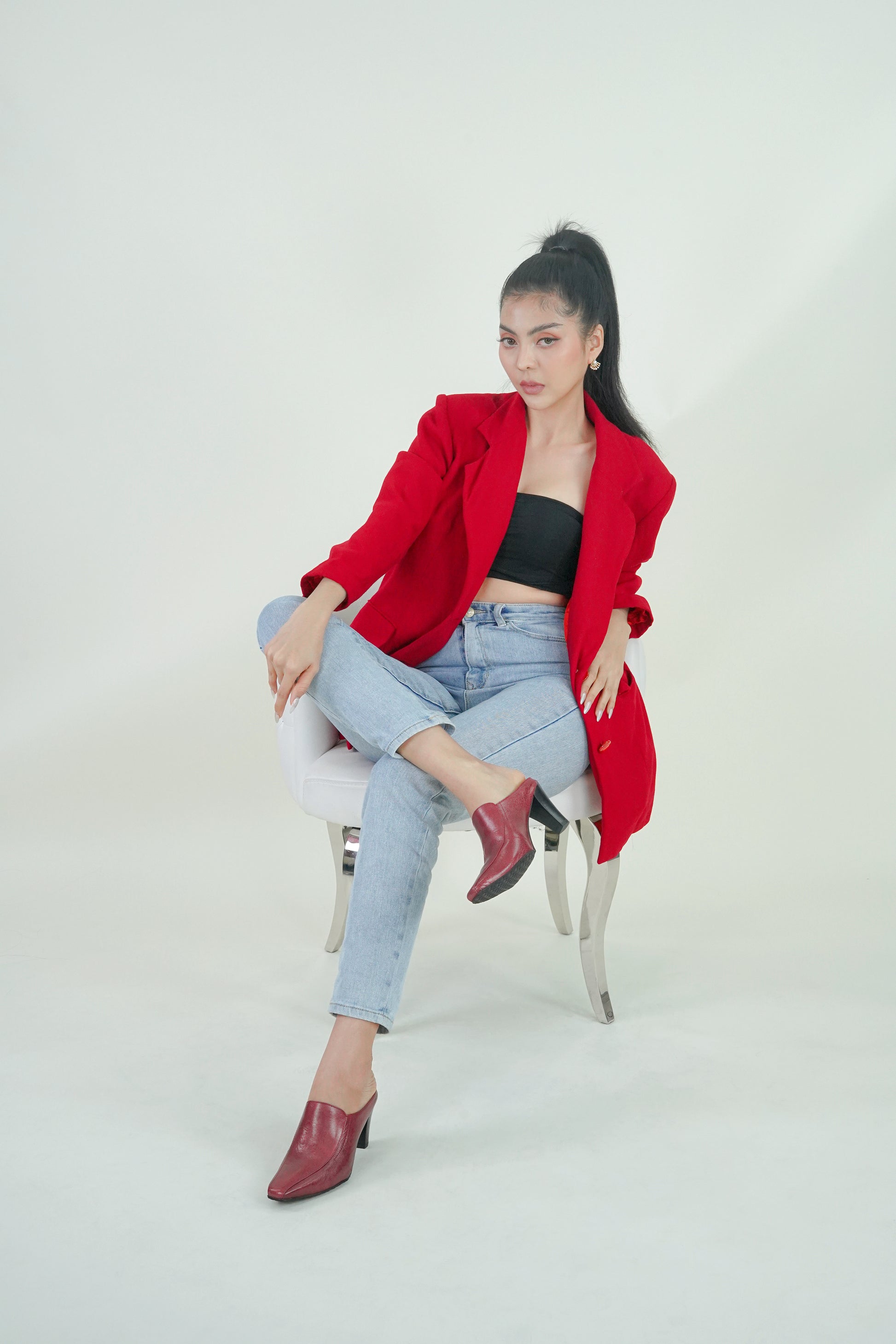 Pierre Cardin မူဆယ် အနီရောင် ဒေါက်မြင့်ဖိနပ် မော်ဒယ် 23SC302