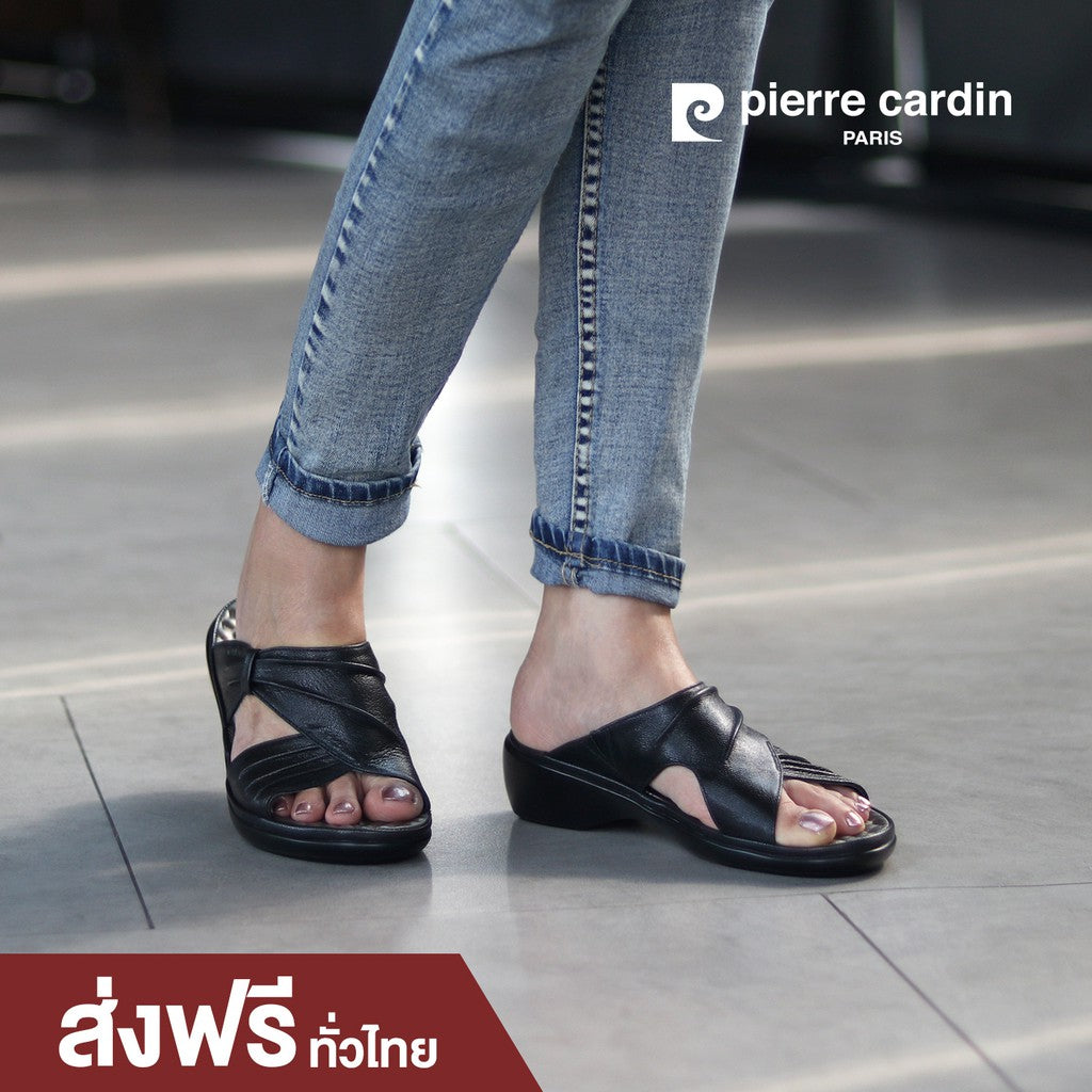 Pierre Cardin รองเท้าผู้หญิง รองเท้าแตะเพื่อสุขภาพ นุ่มสบาย ผลิตจากหนังแท้ สีดำ รุ่น 23SS294