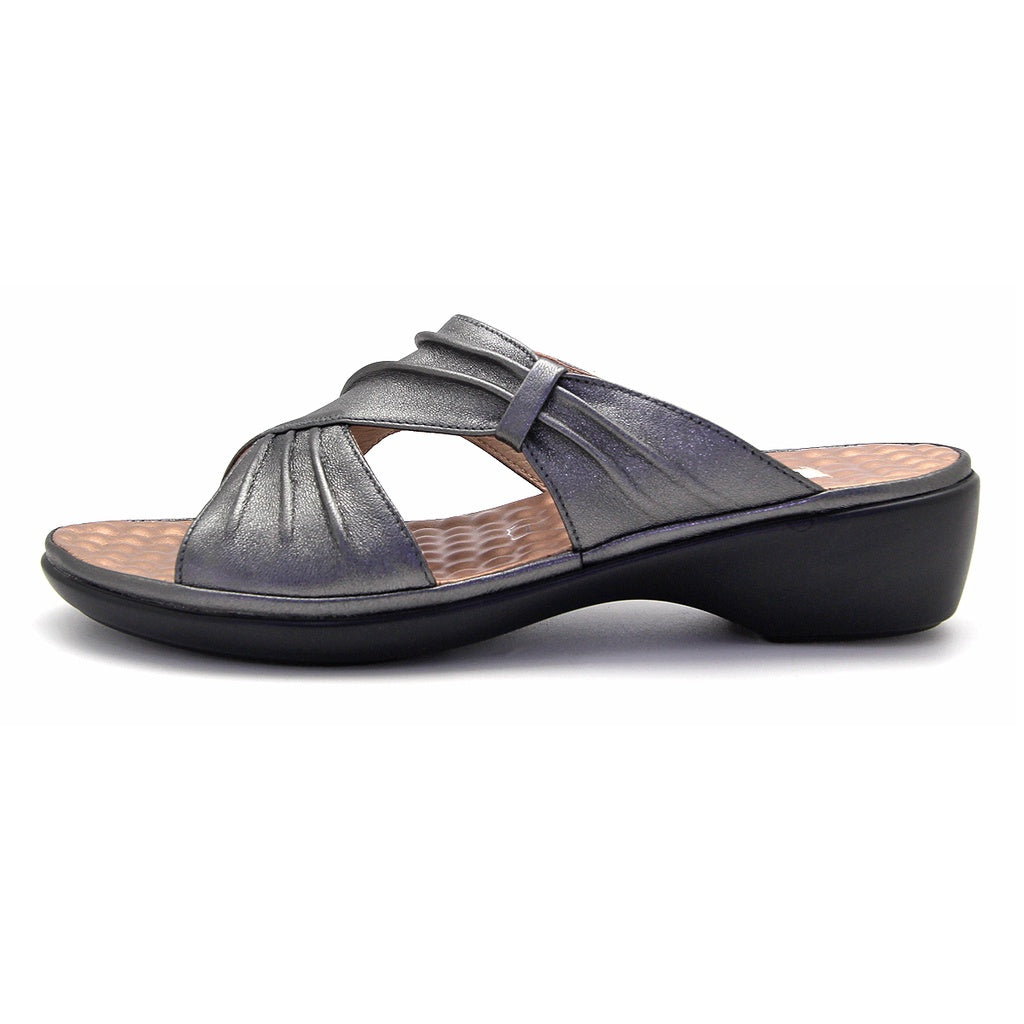 [Size 36 - 41] Pierre Cardin รองเท้าแตะผู้หญิง เพื่อสุขภาพ นุ่มสบาย ผลิตจากหนังแท้ สีเทา รุ่น 23SS294