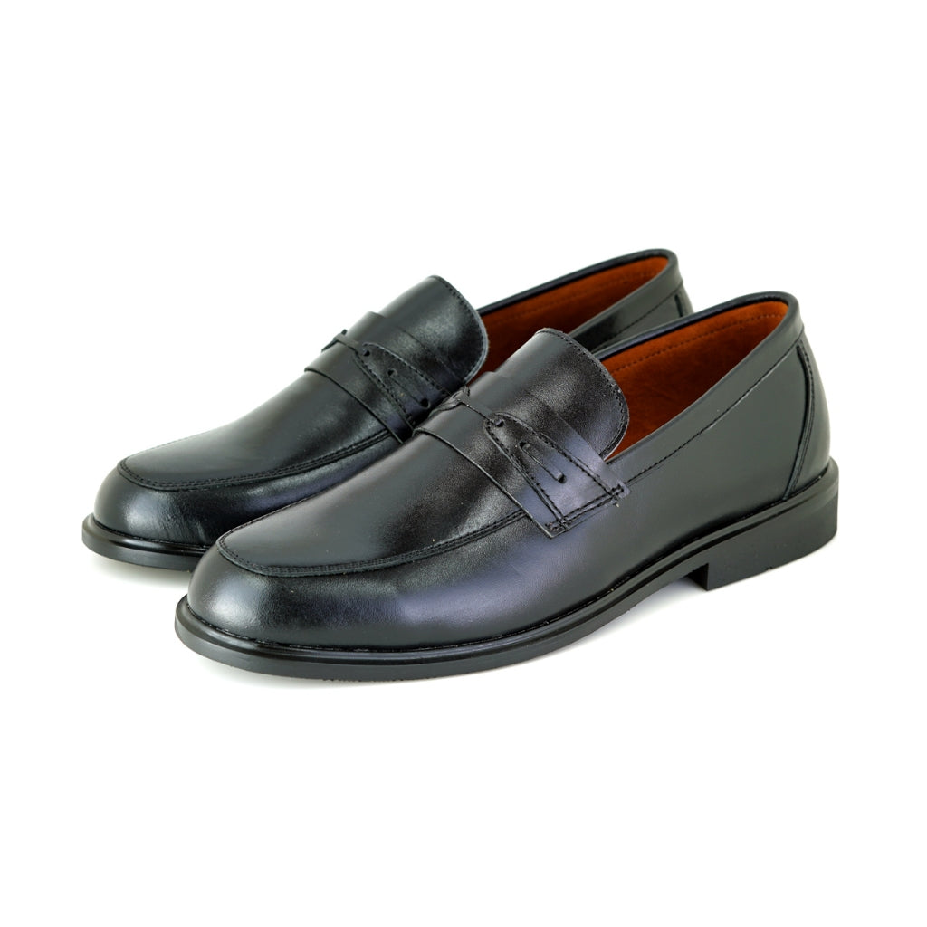Pierre Cardin รองเท้าผู้ชาย รองเท้าโลฟเฟอร์ รองเท้าแบบสวม, นุ่มสบาย ผลิตจากหนังแท้ สีดำ รุ่น 84JC171